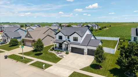 1304 Staghorne Way Bloomington IL 61705
