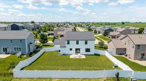 1304 Staghorne Way Bloomington IL 61705