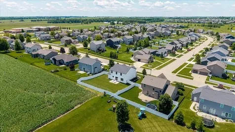 1304 Staghorne Way Bloomington IL 61705