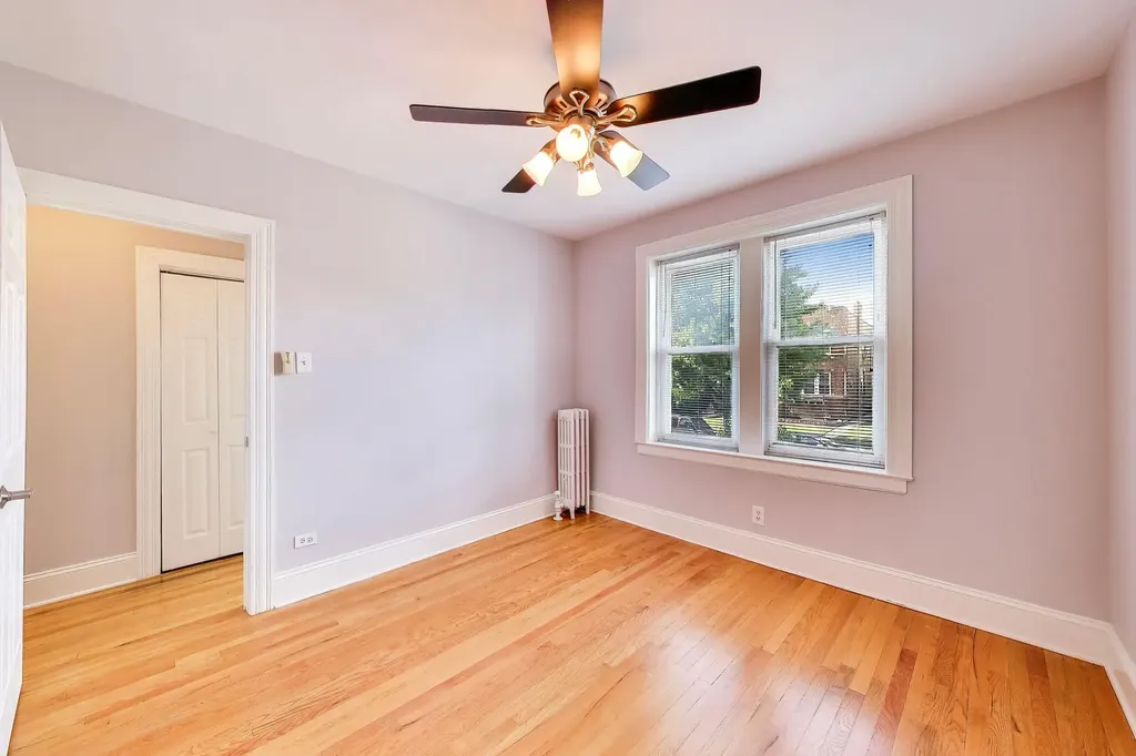 4857 West Roscoe Street Chicago IL 60641