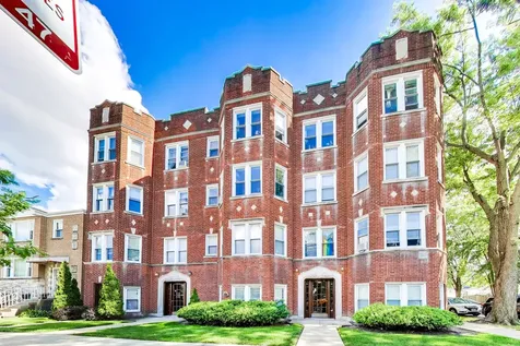 4857 West Roscoe Street Chicago IL 60641