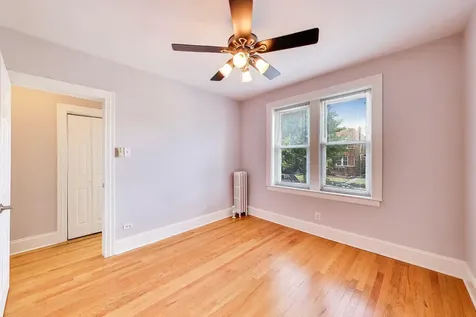 4857 West Roscoe Street Chicago IL 60641