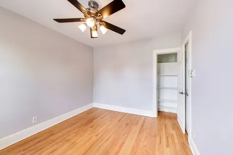 4857 West Roscoe Street Chicago IL 60641