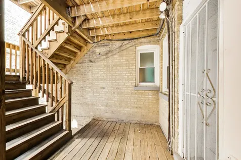 4857 West Roscoe Street Chicago IL 60641