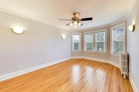 4857 West Roscoe Street Chicago IL 60641