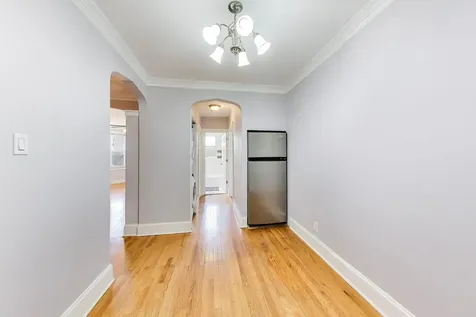 4857 West Roscoe Street Chicago IL 60641
