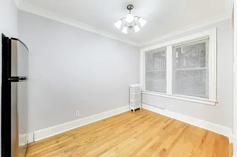 4857 West Roscoe Street Chicago IL 60641
