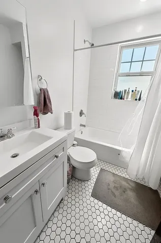 6638 North Glenwood Avenue Chicago IL 60626