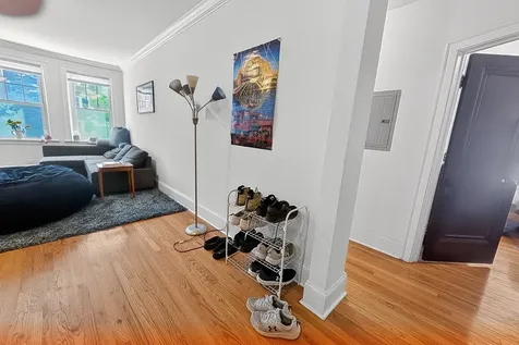 6638 North Glenwood Avenue Chicago IL 60626