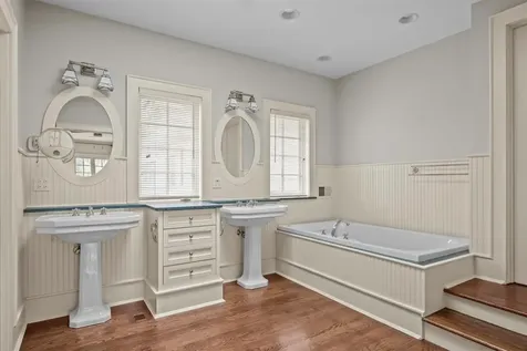 224 Sheridan Road Kenilworth IL 60043