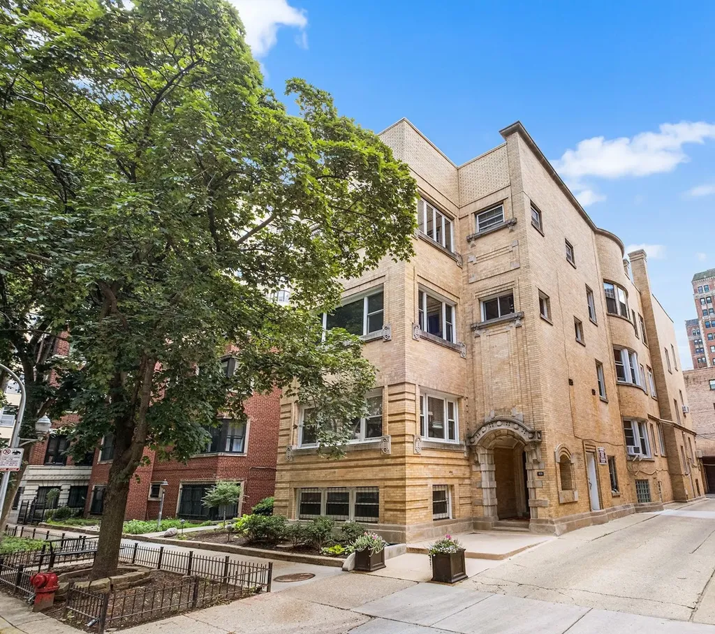 429 West Wellington Avenue Chicago IL 60657