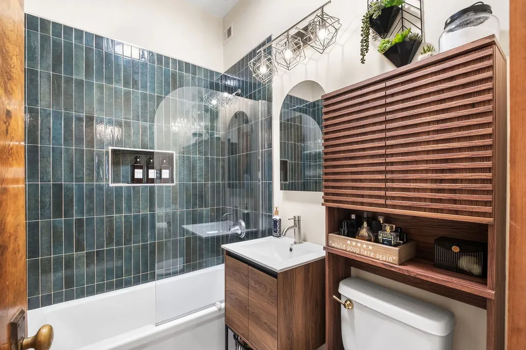 429 West Wellington Avenue Chicago IL 60657