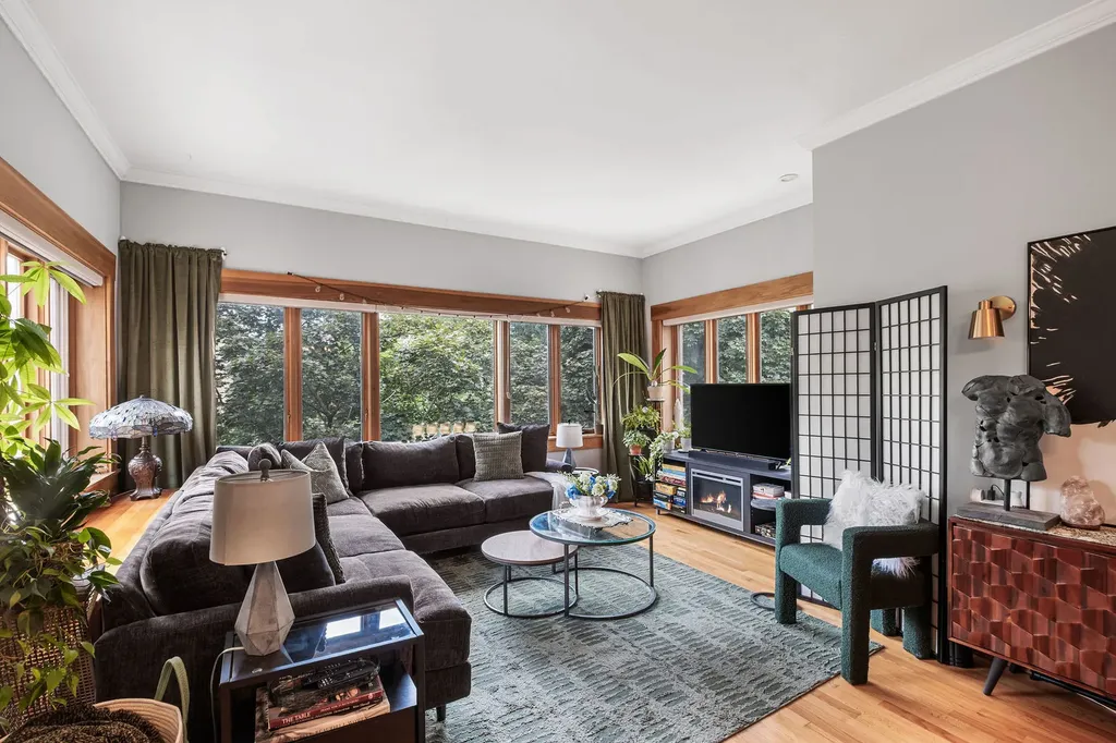 429 West Wellington Avenue Chicago IL 60657