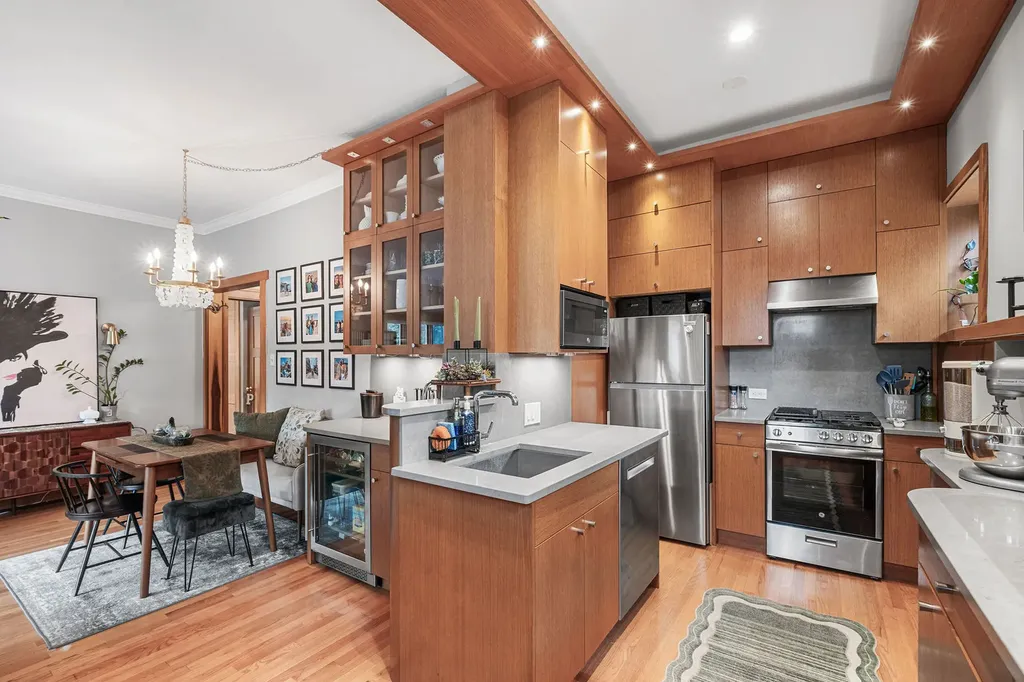 429 West Wellington Avenue Chicago IL 60657
