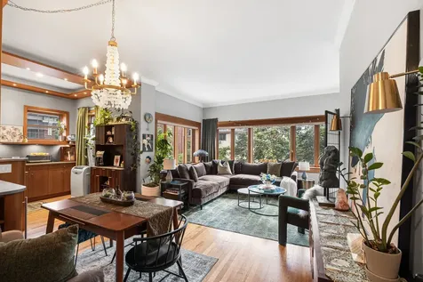 429 West Wellington Avenue Chicago IL 60657