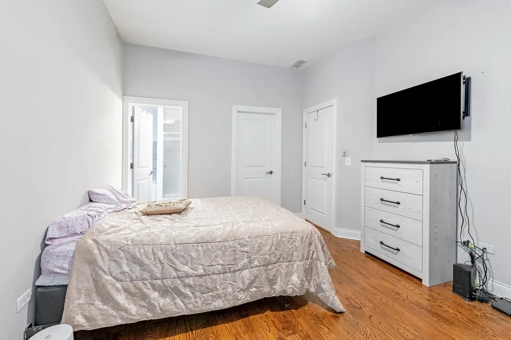 4518 South King Drive Chicago IL 60653