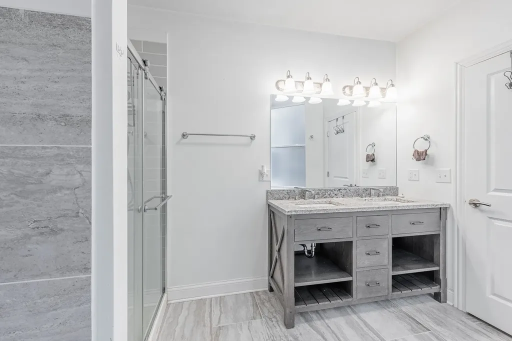 4518 South King Drive Chicago IL 60653