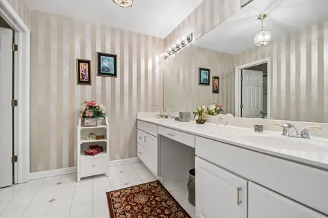 6735 North Cicero Avenue Lincolnwood IL 60712