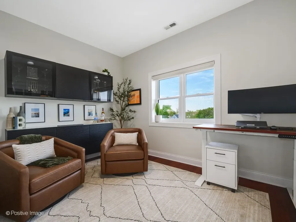 2222 West Belmont Avenue Chicago IL 60618