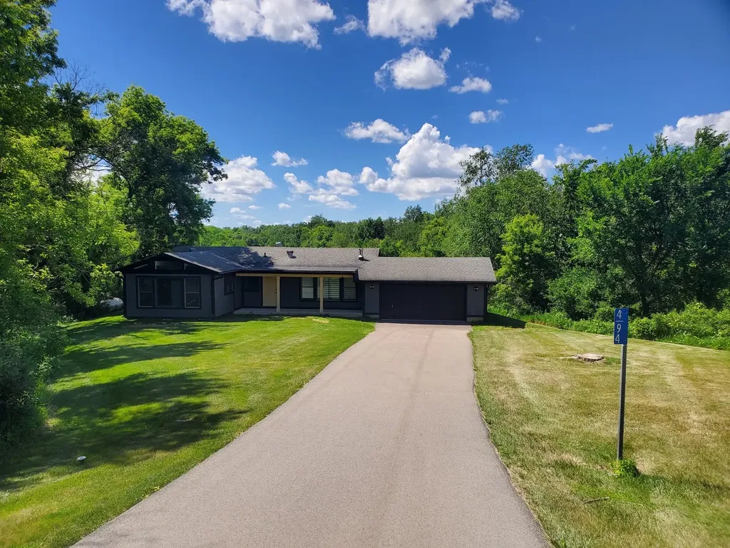 4A94 Springfield Drive Apple River IL 61001