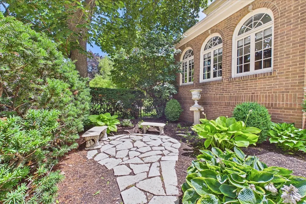 5873 North Forest Glen Avenue Chicago IL 60646