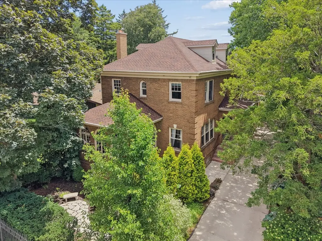 5873 North Forest Glen Avenue Chicago IL 60646