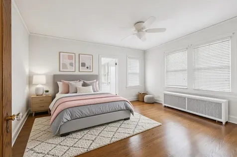 5873 North Forest Glen Avenue Chicago IL 60646