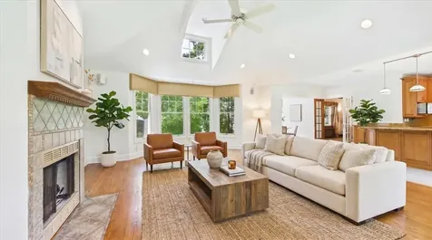 5873 North Forest Glen Avenue Chicago IL 60646