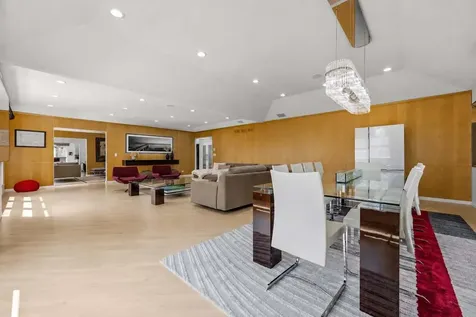 1755 Overland Trail Deerfield IL 60015