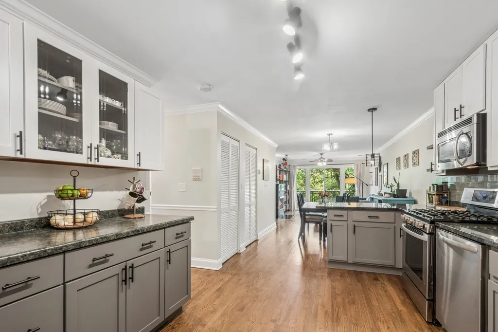 1514 West Pratt Boulevard Chicago IL 60626