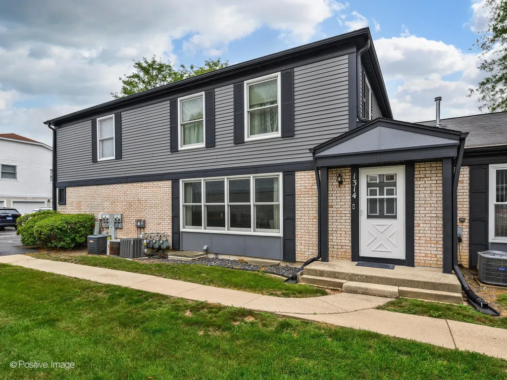 1314 Inverrary Lane Deerfield IL 60015