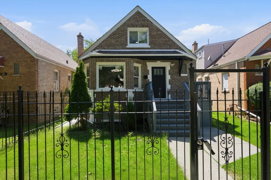 6604 South Rockwell Street Chicago IL 60629