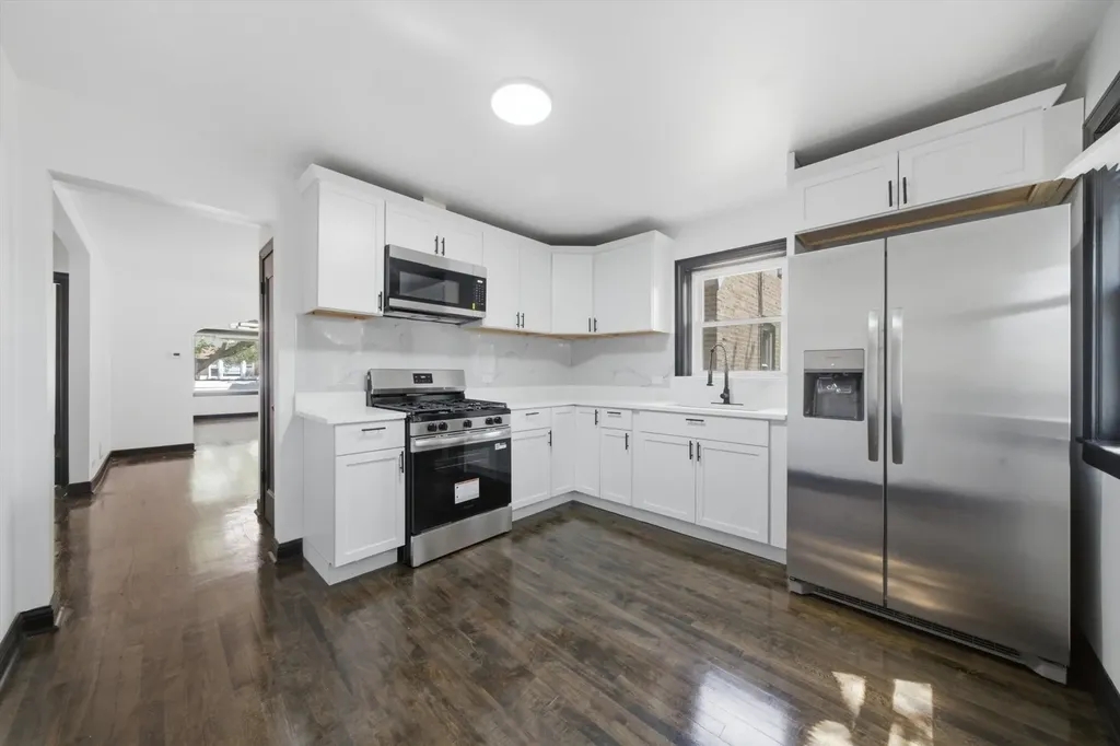 6604 South Rockwell Street Chicago IL 60629