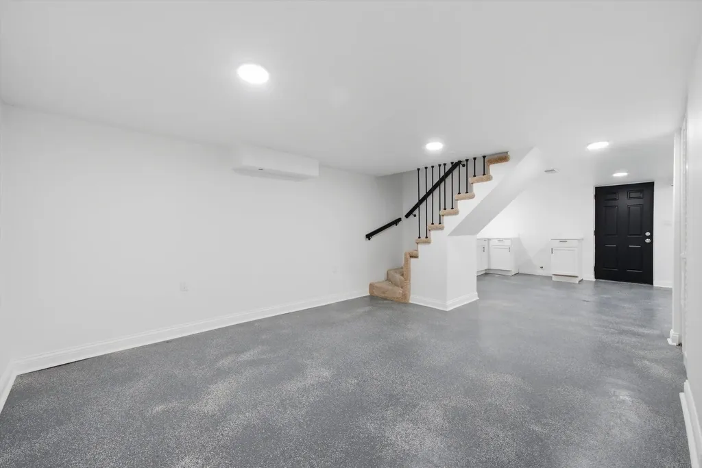 6604 South Rockwell Street Chicago IL 60629