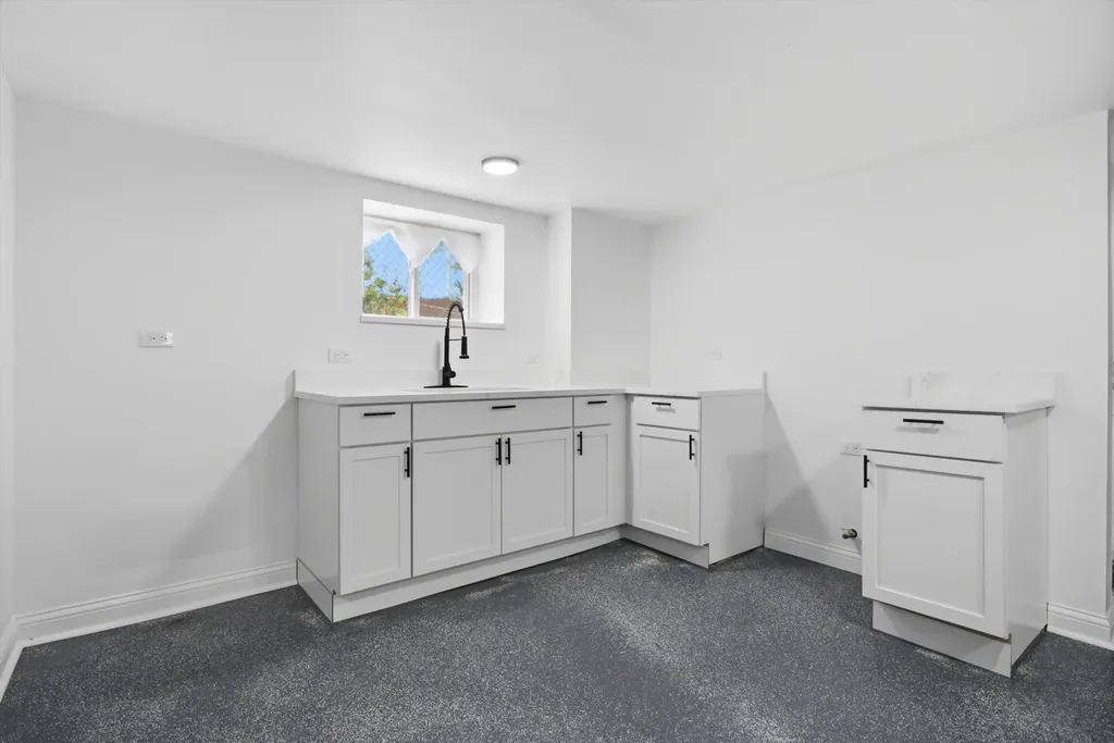 6604 South Rockwell Street Chicago IL 60629