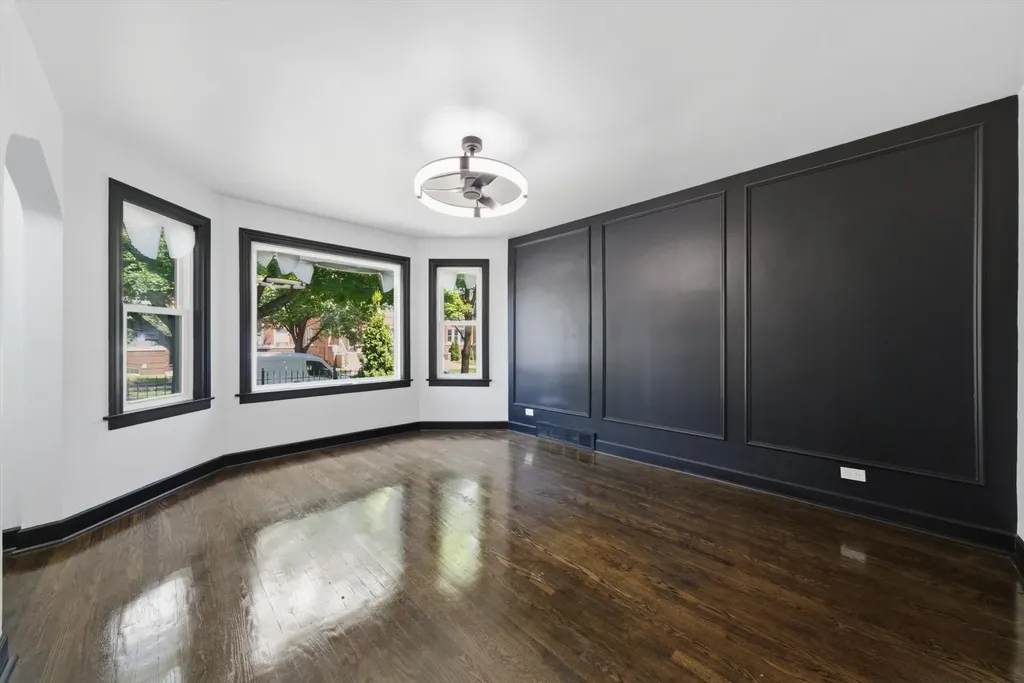 6604 South Rockwell Street Chicago IL 60629