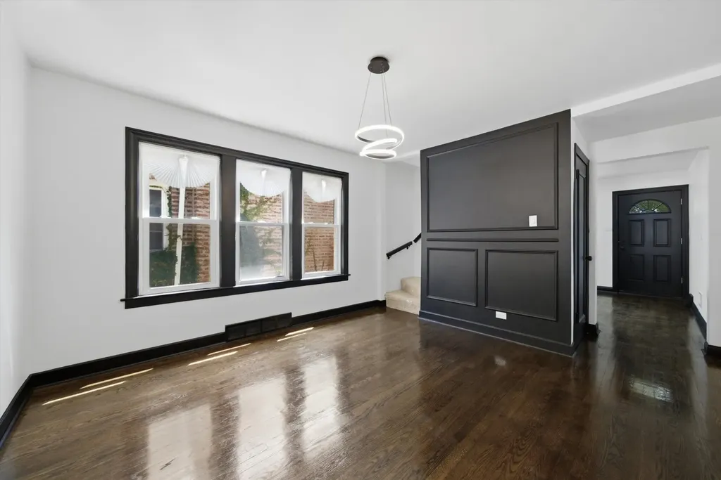 6604 South Rockwell Street Chicago IL 60629