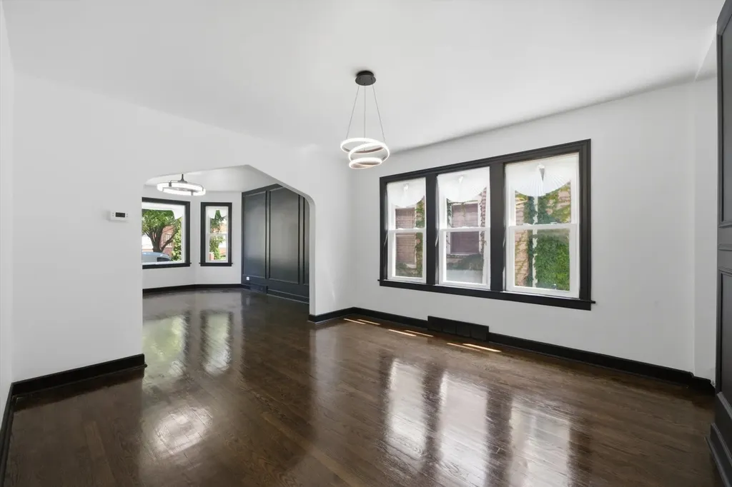 6604 South Rockwell Street Chicago IL 60629