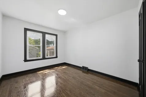 6604 South Rockwell Street Chicago IL 60629