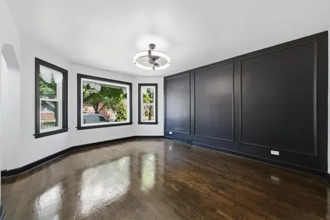 6604 South Rockwell Street Chicago IL 60629