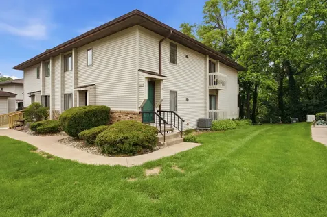 5812 36TH Avenue Court Moline IL 61265
