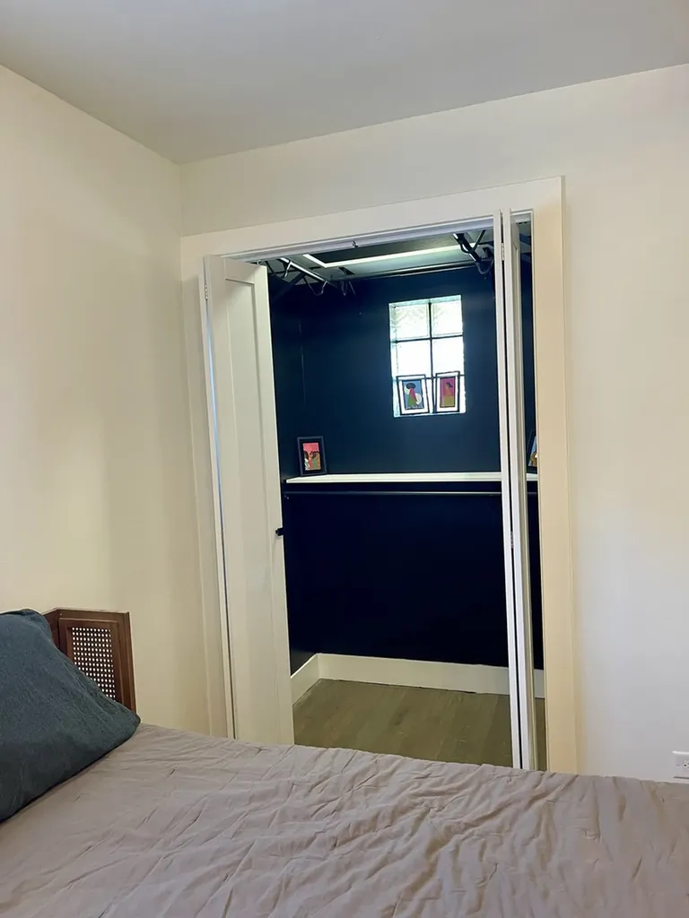 8739 South Bennett Avenue Chicago IL 60617