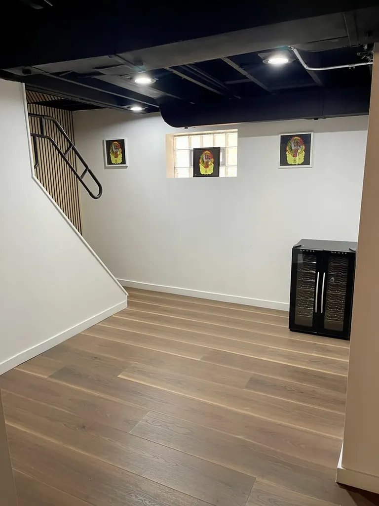 8739 South Bennett Avenue Chicago IL 60617