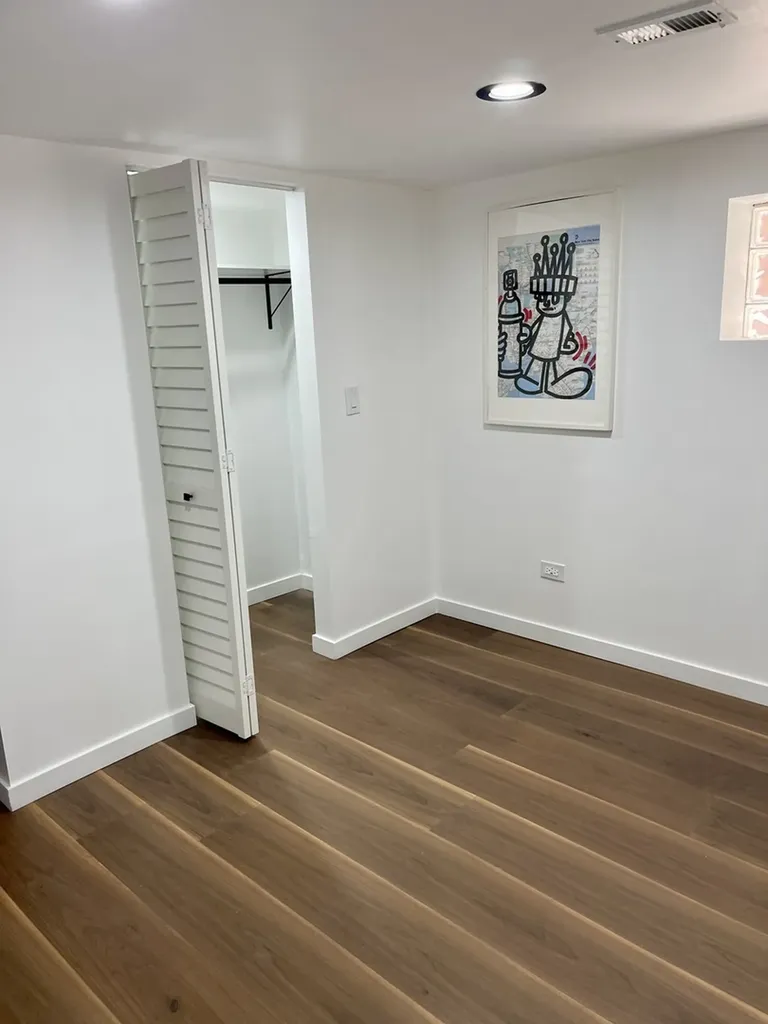 8739 South Bennett Avenue Chicago IL 60617