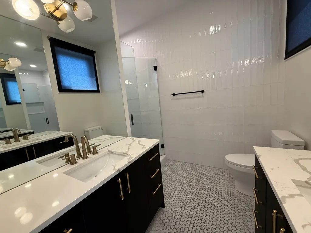 1653 West Division Street Chicago IL 60622