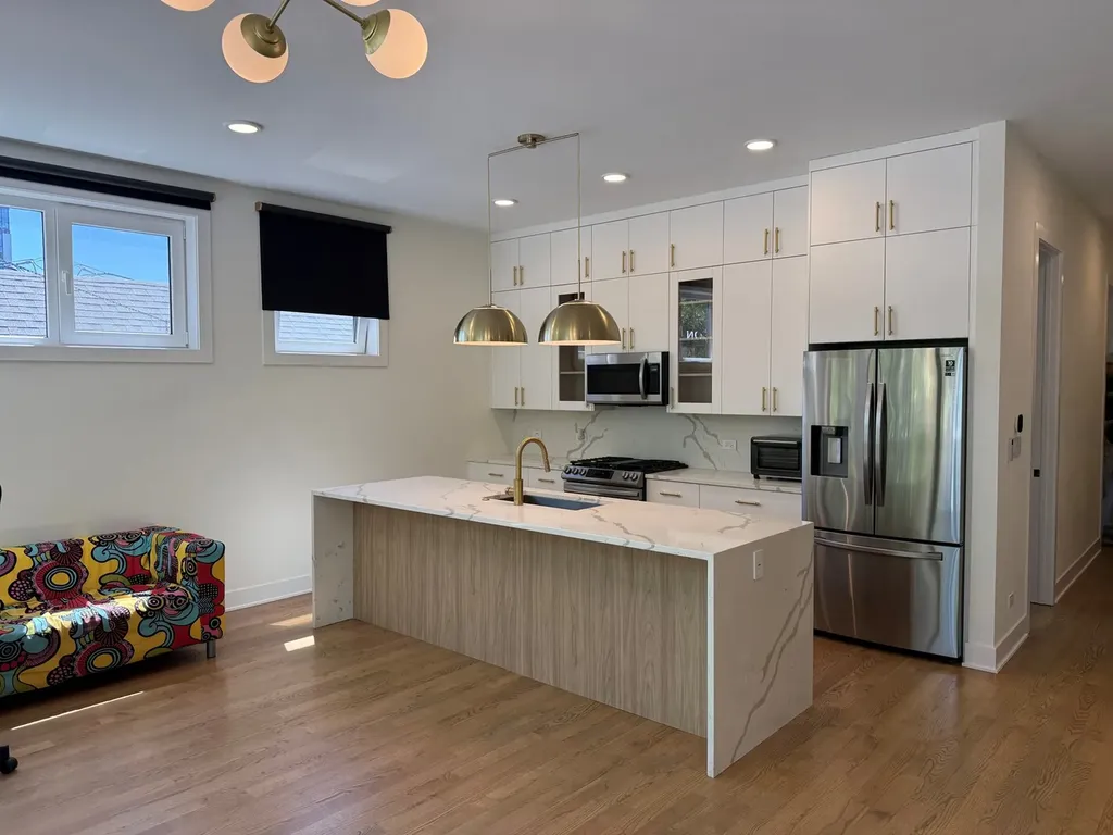 1653 West Division Street Chicago IL 60622