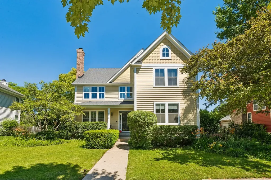 152 Ranney Avenue Vernon Hills IL 60061