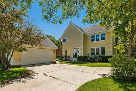 152 Ranney Avenue Vernon Hills IL 60061