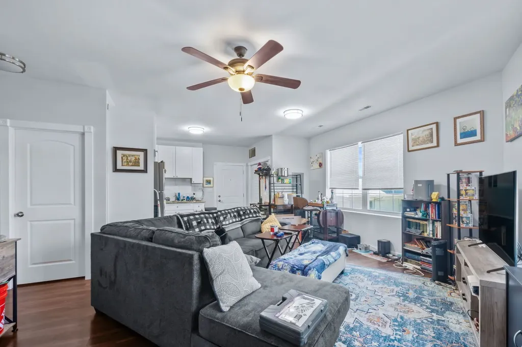 7441 North Rogers Avenue Chicago IL 60626