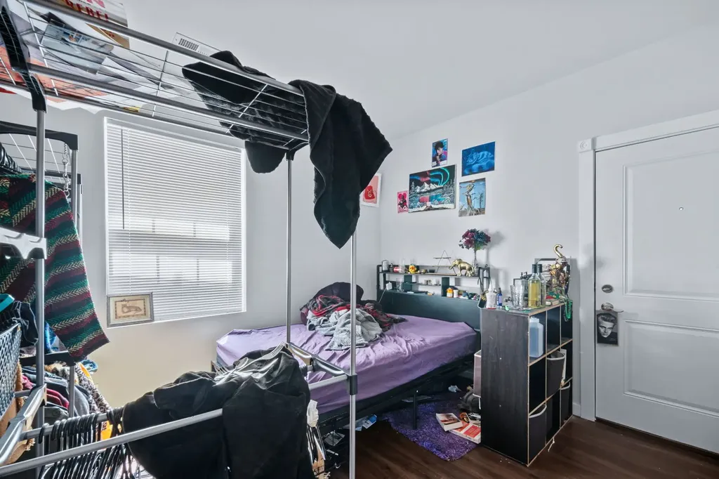 7441 North Rogers Avenue Chicago IL 60626